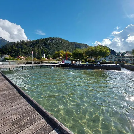 Les Pieds Dans L'eau Au Bord Du D'annecy * Duingt
